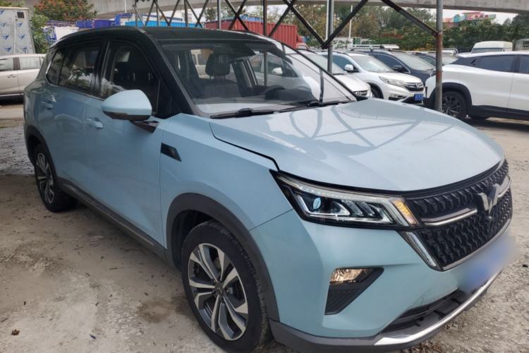 Used Wuling Asta 2021 1.5T CVT Star曜 Edition Front Right 45 Deg