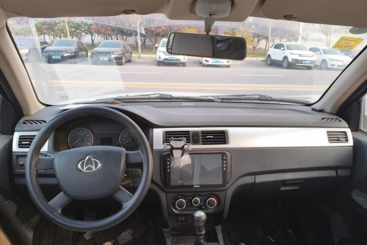 Used CHANGAN KAICHENG Shenqi F30 2018 1.5L Comfort Trim Short Wheelbase DAM15L Center Console