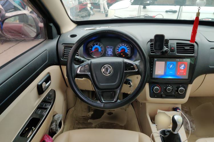 Used Dongfeng Fengon 370 2016 1.5L Manual Standard Edition SFG15-05 7 Seats
