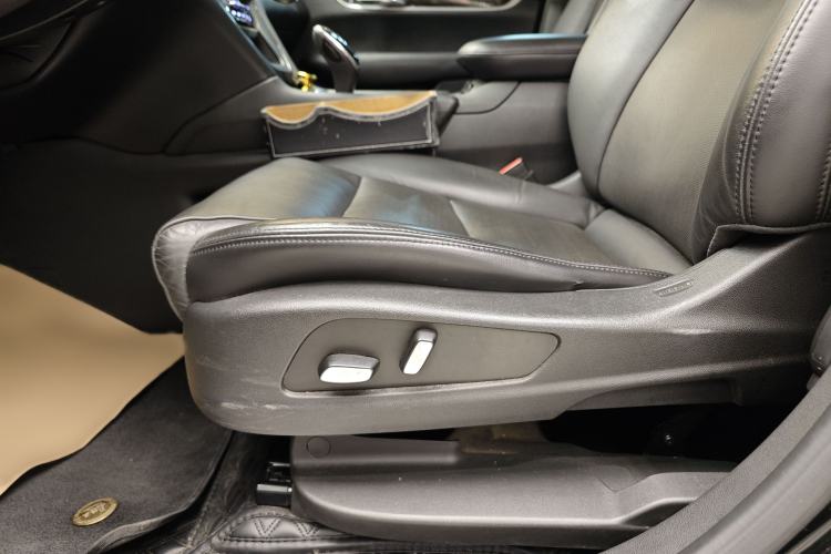 Used Cadillac XT5 2018 25T Luxury Model
