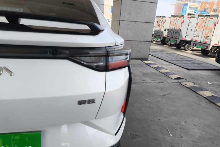 Used Dongfeng Aeolus Yixuan 2023 Mach Edition 1.5L Automatic Chasing Wind Version
