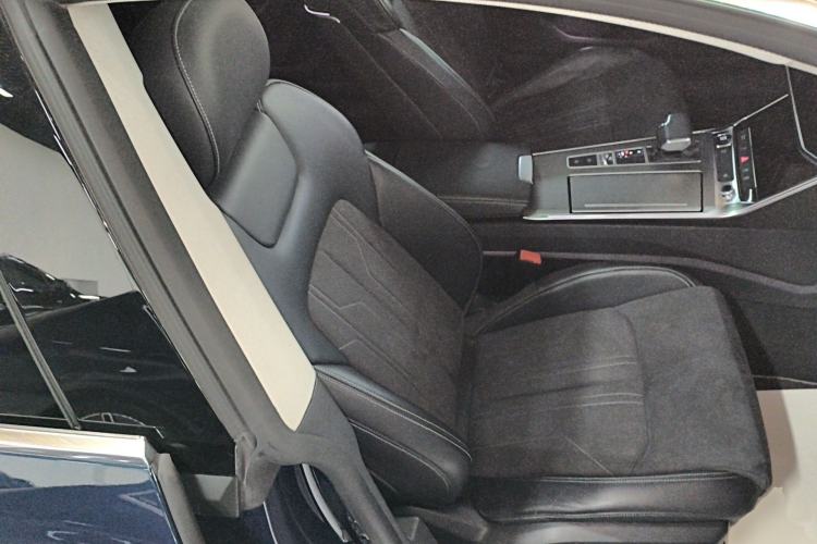 Used Audi A7L 2024 45TFSI S-line Dream-Building Edition Flow Crystal Package