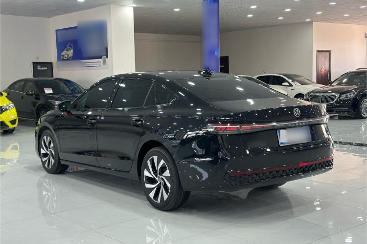 Used Volkswagen Passat 2025 Pro 380TSI Starry Dragon Edition Exterior 3