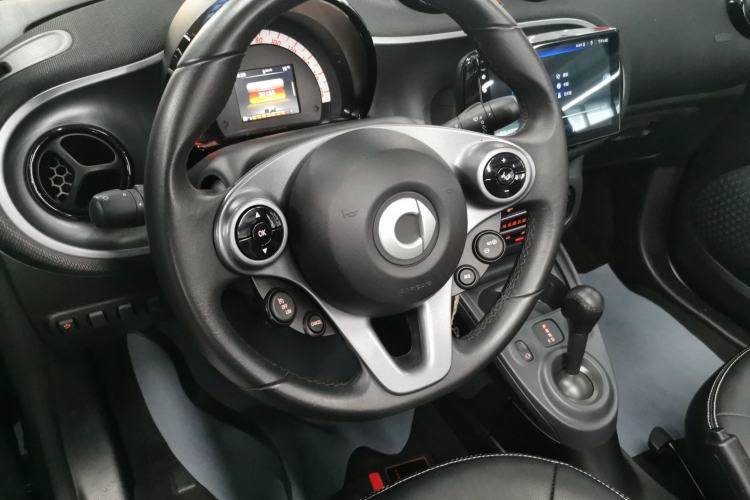 Used smart fortwo 2018 1.0L 52kW Convertible Passion Edition China V Standard

