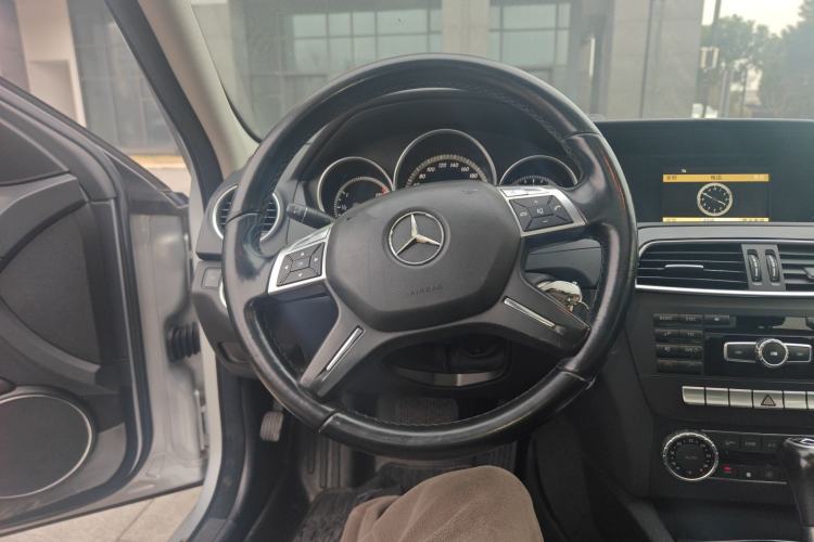 Used Mercedes-Benz C-Class 2011 C 180K Classic model