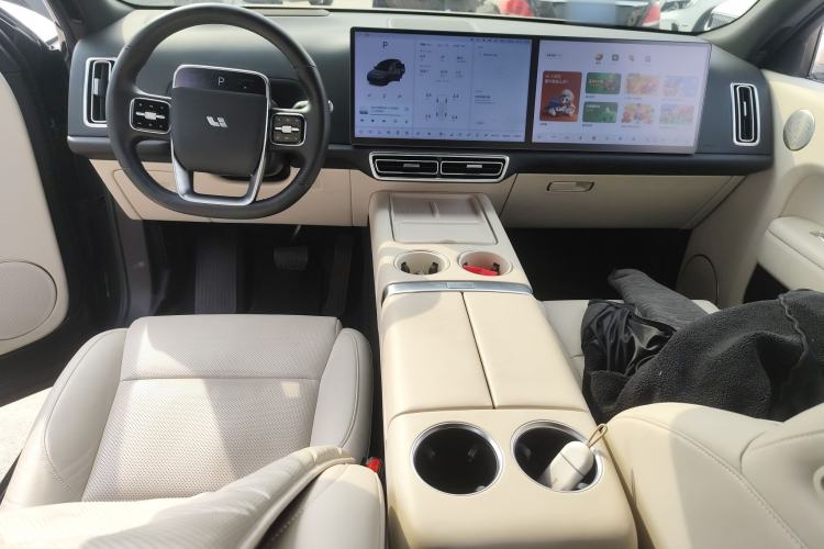 Used Li Auto L8 2023 Pro Model Center Console