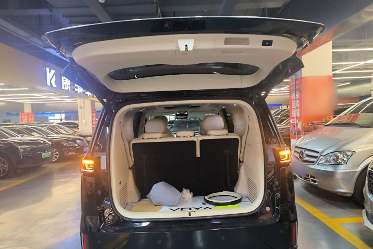 Used VOYAH Dream 2022 Low-Carbon Edition Dream+ Smart Enjoyment Package Trunk