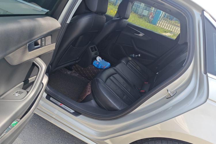 Used Audi A4L 2018 30th Anniversary Edition 40 TFSI Fashion Model Left Rear Seat