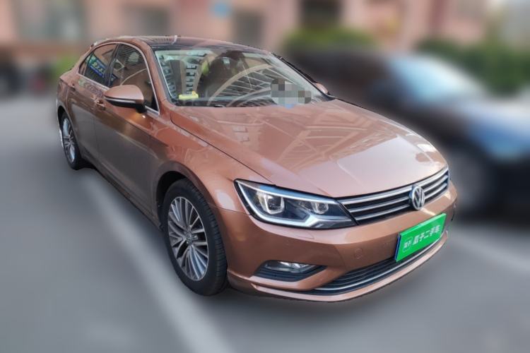 Used Volkswagen Lamando 2015 280TSI DSG Luxury Edition Front Right 45 Deg