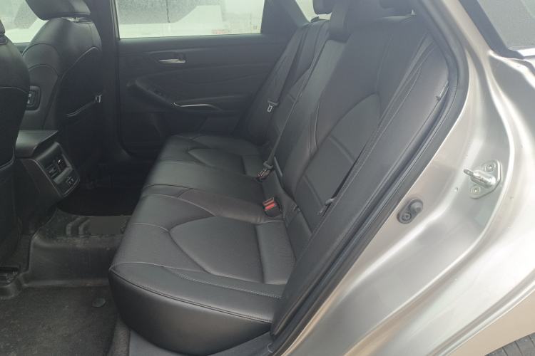 Used Toyota Avalon 2019 2.0L Luxury Edition China VI Standard Left Rear Seat