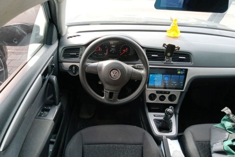 Used Volkswagen Lavida 2013 Revised Classic 1.6L Manual Fashion Edition
