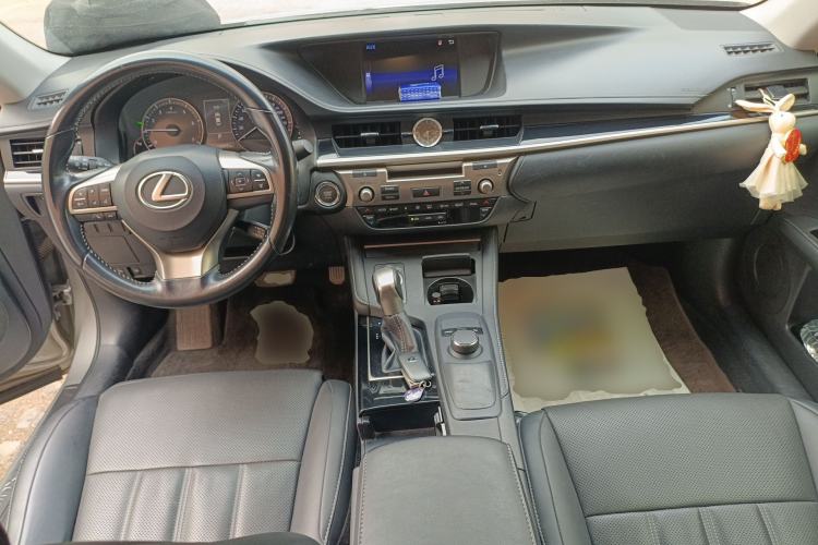 Used Lexus ES 2015 200 Elite Edition Center Console