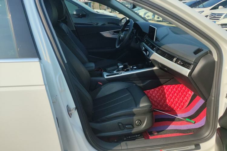 Used Audi A4L 2018 30th Anniversary Edition 40 TFSI Fashion Model
