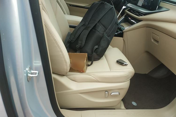 Used Buick GL8 New Energy 2025 Lu Shang Smart Enjoyment Edition 7-Seater Right Front Seat