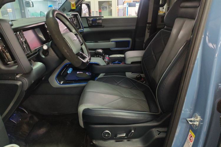 Used Formula Leopard Leopard 5 2023 Navigator Edition