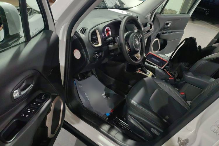 Used Jeep Renegade 2018 Connected Large Screen Version 180T Automatic Smart Version