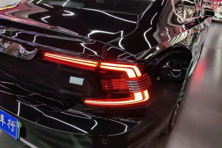 Used Volvo S90 New Energy 2024 Plug-in Hybrid Four-Wheel Drive Long-Range Zhiyi Luxury Edition