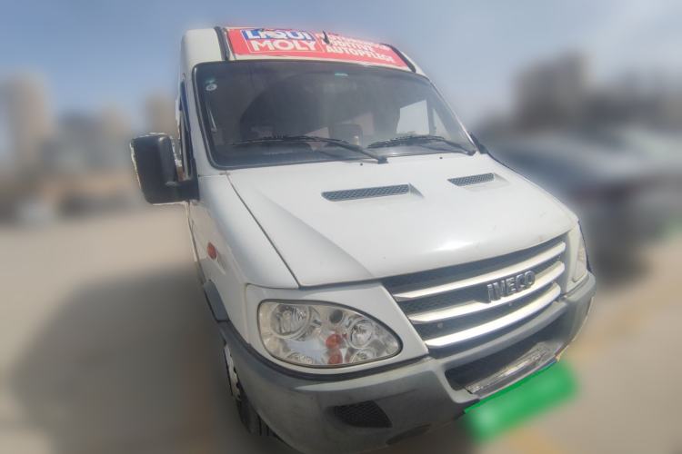 Used Iveco Power Daily 2013 3.0T-A37 Dual-Purpose Low-Roof F1C Van
