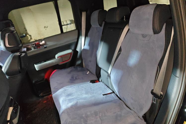 Used Formula Leopard 5 2023 Navigator Edition
