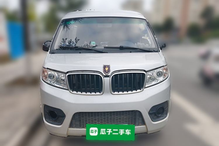 Used Jinbei Hiace X30 2023 1.5L Super-Comfortable Passenger Van 5/6/7-Seater Non-Air-Conditioned Version Model SWC15M Front