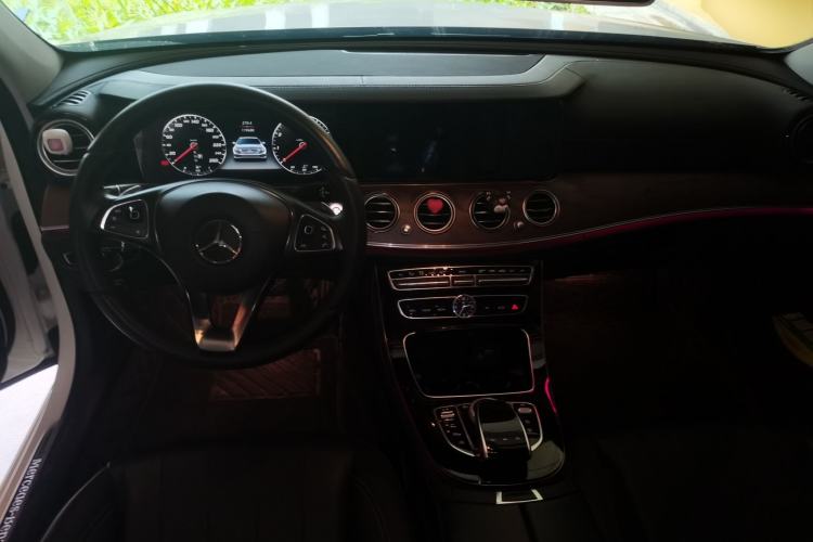 Used Mercedes-Benz E-Class 2016 E 300 L Stylish Model Center Console