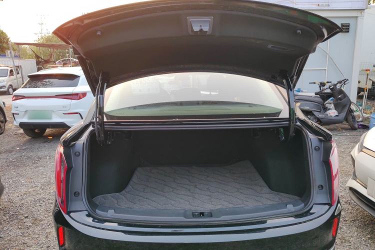 Used Hongqi E-QM5 2023 Base Travel Edition
