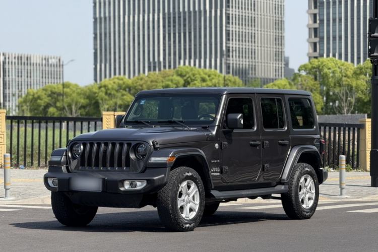 Used Jeep Wrangler 2019 2.0T Sahara Four-Door Version China VI Emission Standard