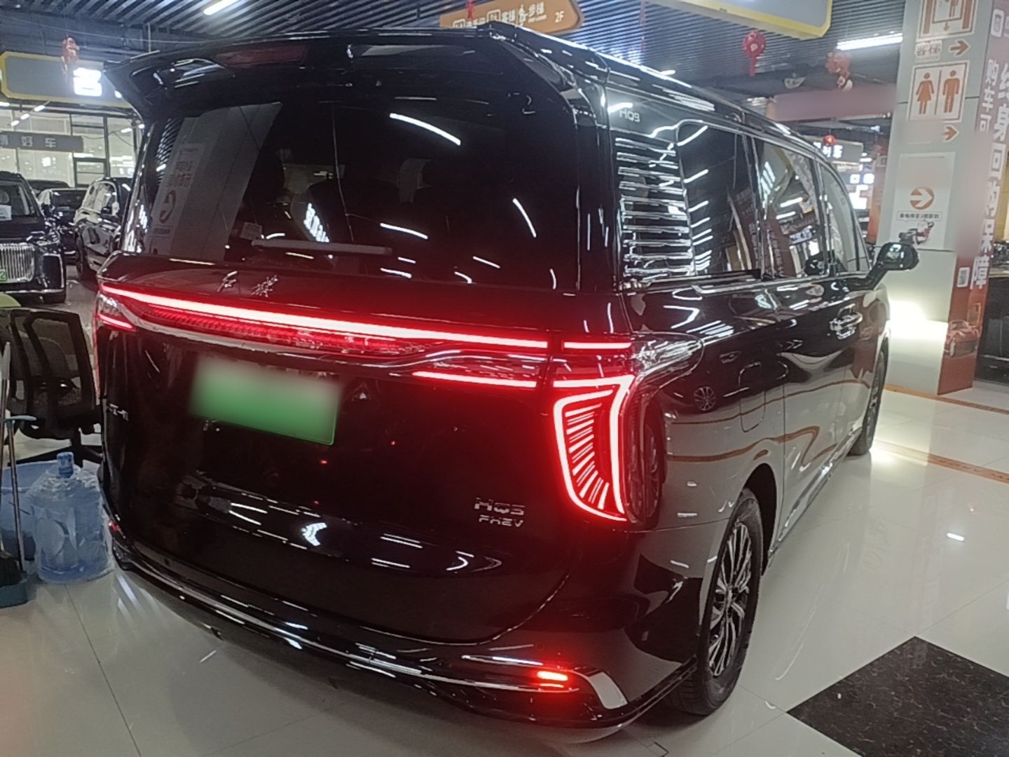 Hongqi HQ9 PHEV 2024 2.0T Four-Wheel Drive Luxury Edition — снимка 6
