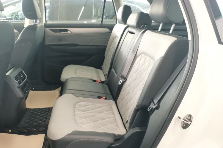 Used Volkswagen Tavendor 2023 380TSI Four-Wheel Drive R-Line Cruise Edition Left Rear Seat