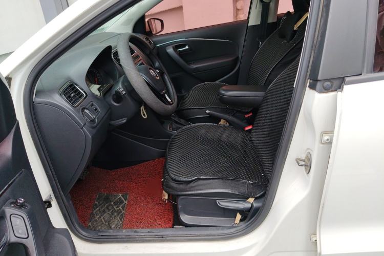 Used Volkswagen Polo 2016 1.6L Automatic Luxury Model Left Front Seat