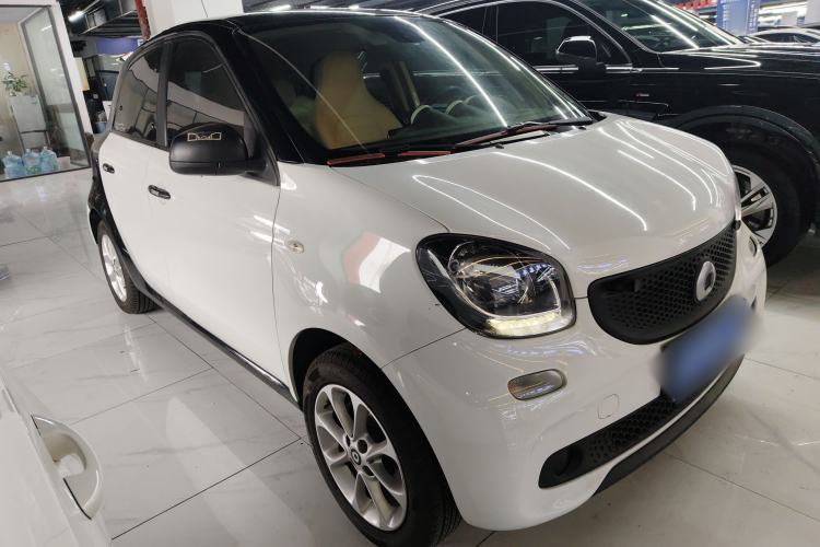 Used smart forfour 2018 1.0L 52 kW Dynamic Edition
