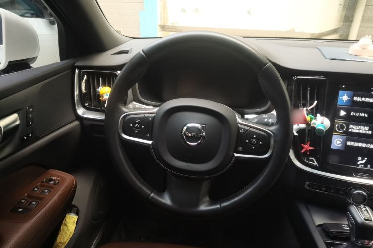 Used Volvo S60 2021 T4 Zhiyi Luxury Edition Steering Wheel