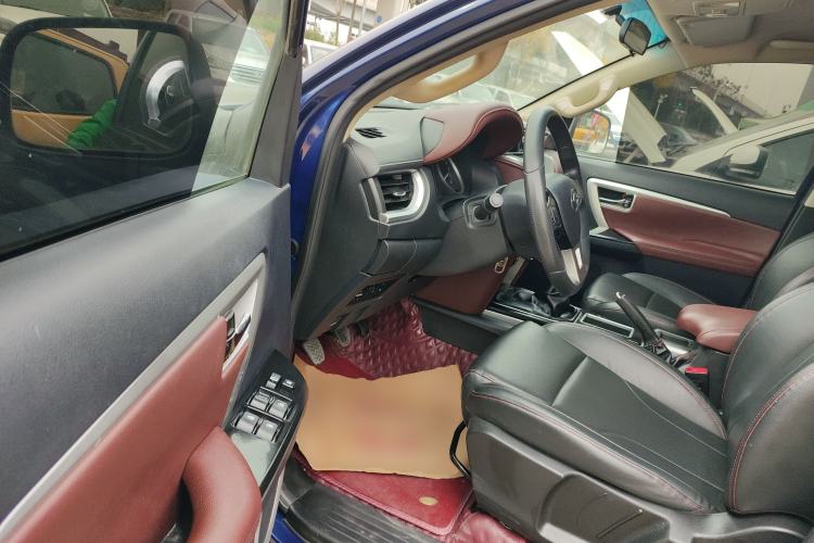 Used Huanghai Xianglong 2020 2.5T N1S Two-Wheel Drive Diesel Sport Edition with Extended Flat-Bottom Cargo Bed China VI Emission Standard JE4D25Q6A
