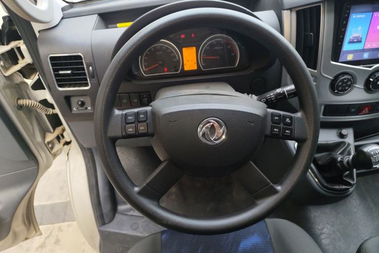 Used Dongfeng Yufeng 2021 2.4T Rear-Drive Van Long Wheelbase High Roof Dual Rear Tires 3-Seater China VI Emission Standard YCY24140-60 Steering Wheel