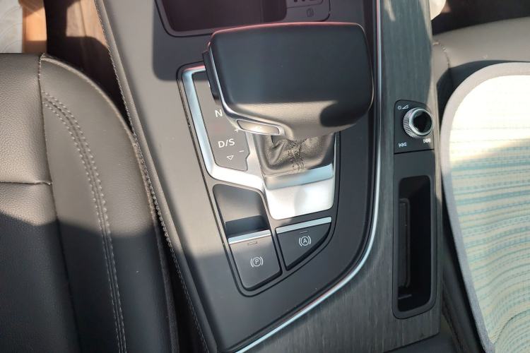 Used Audi A4L 2022 40 TFSI Luxury Prestige Edition Gear Lever