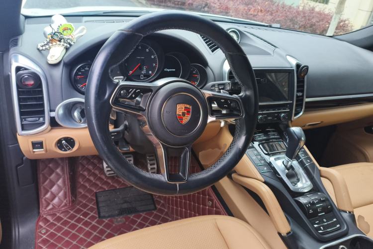 Used Porsche Cayenne 2015 Cayenne 3.0T Steering Wheel