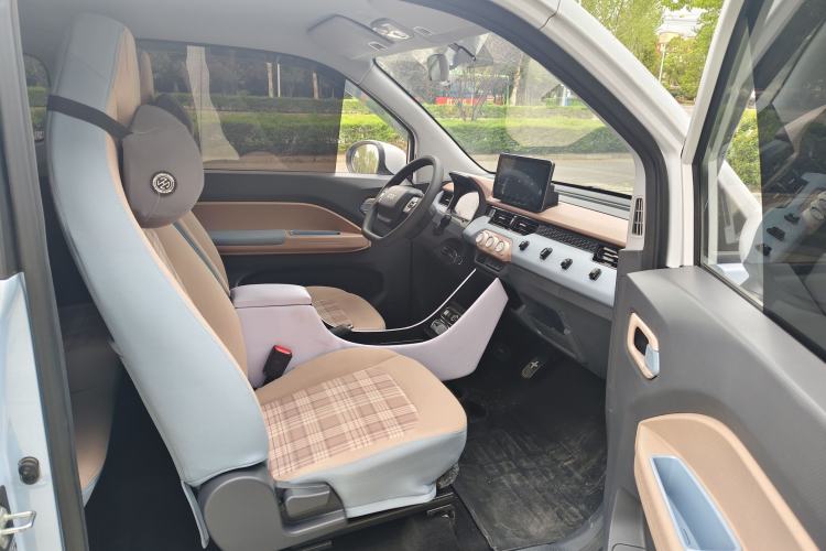 Used Chery QQ Ice Cream 2024 205km Sundae Interior 3