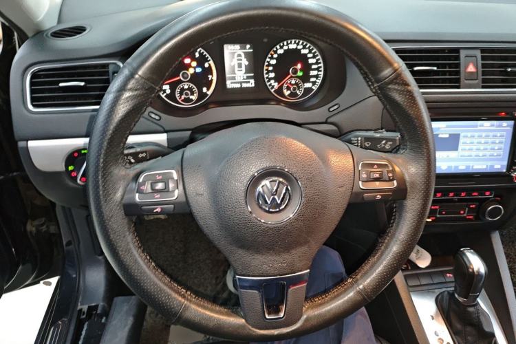 Used Volkswagen Sagitar 2014 Revised Version 1.4TSI Automatic Luxury Edition
