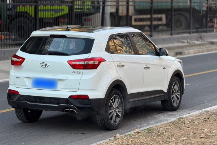 Used Hyundai ix25 2016 1.6T Dual-Clutch Two-Wheel Drive Smart GLS Model
