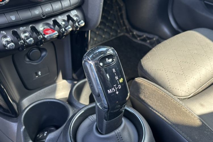 Used MINI MINI 2023 Updated 2.0T COOPER S Artist