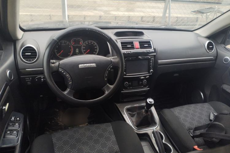 Used Haval H5 Classic 2015 2.0T Manual Two-Wheel Drive Advanced Version Center Console