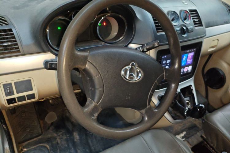 Used CHANGAN KAICHENG Ruixing M90 2017 2.0L Value Edition 6-Seater Hatchback 4G94S