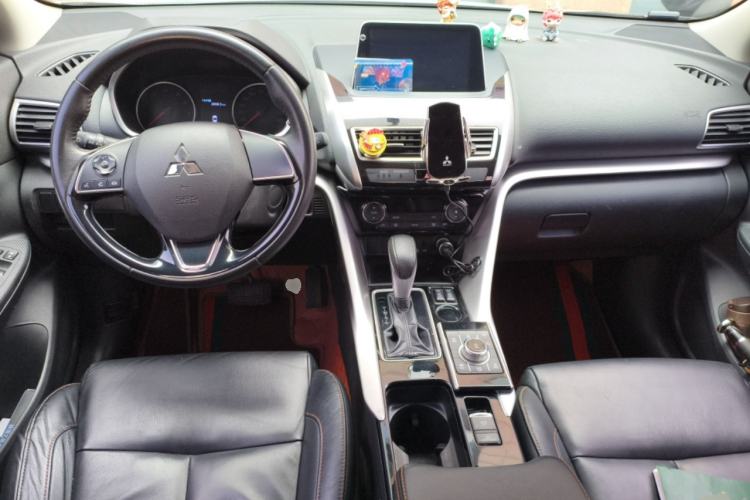 Used Mitsubishi Eclipse Cross 2018 1.5T CVT Two-Wheel Drive Dream Edition Center Console