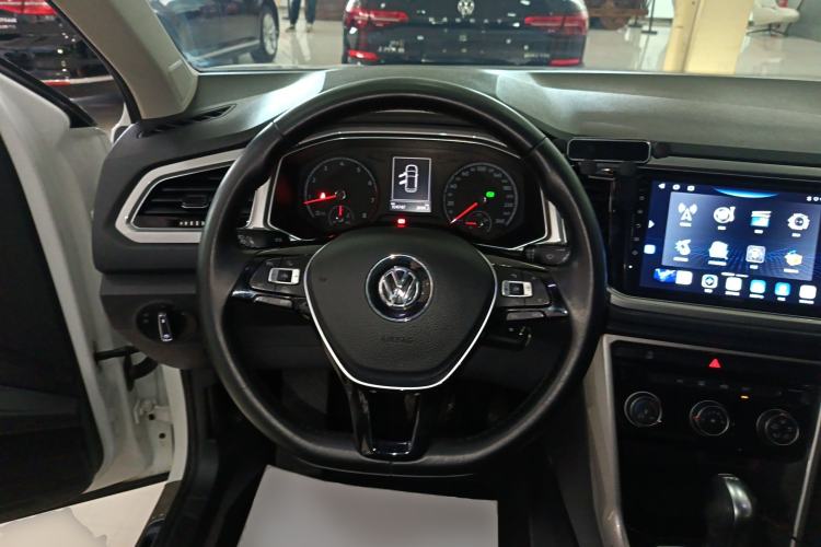 Used Volkswagen T-ROC 2018 280TSI DSG Two-Wheel Drive Advanced Version China V Emission Standard