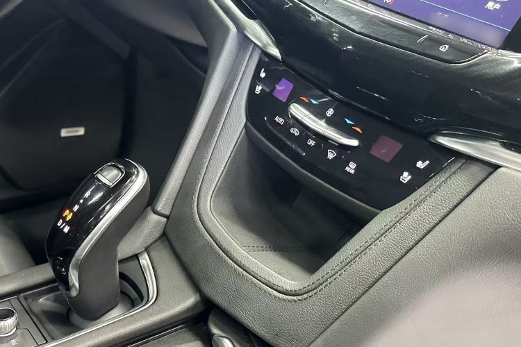 Used Cadillac XT6 2022 2.0T Six-Seater Four-Wheel-Drive Prestige Version
