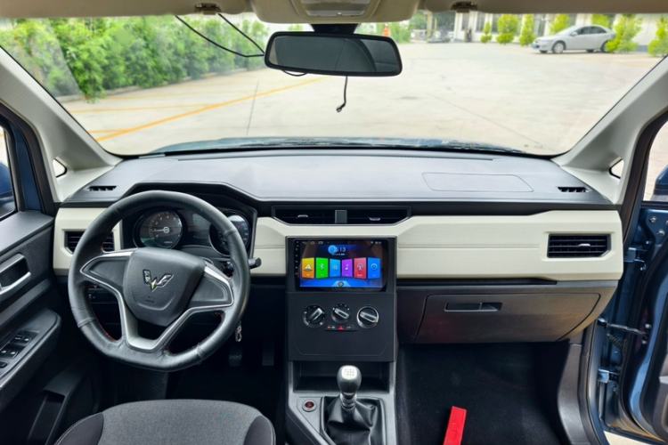 Used Wuling Hongguang PLUS 2019 1.5T Manual Comfort Version 7 Seats