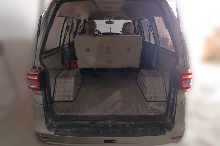 Used FORTHING Lingzhi 2022 M5 1.6L Practical Model 5 Seats Trunk