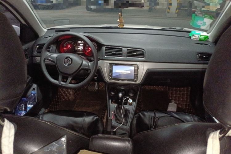 Used Volkswagen Lavida 2015 1.6L Automatic Fashion Edition Center Console