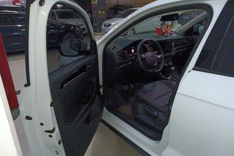 Used Volkswagen T-ROC 2021 280TSI DSG Two-Wheel Drive Comfort Connect Edition Interior 1