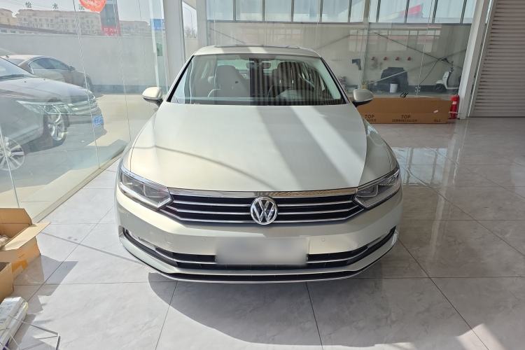 Used Volkswagen Magotan 2018 Facelift 330TSI DSG Luxury Model
